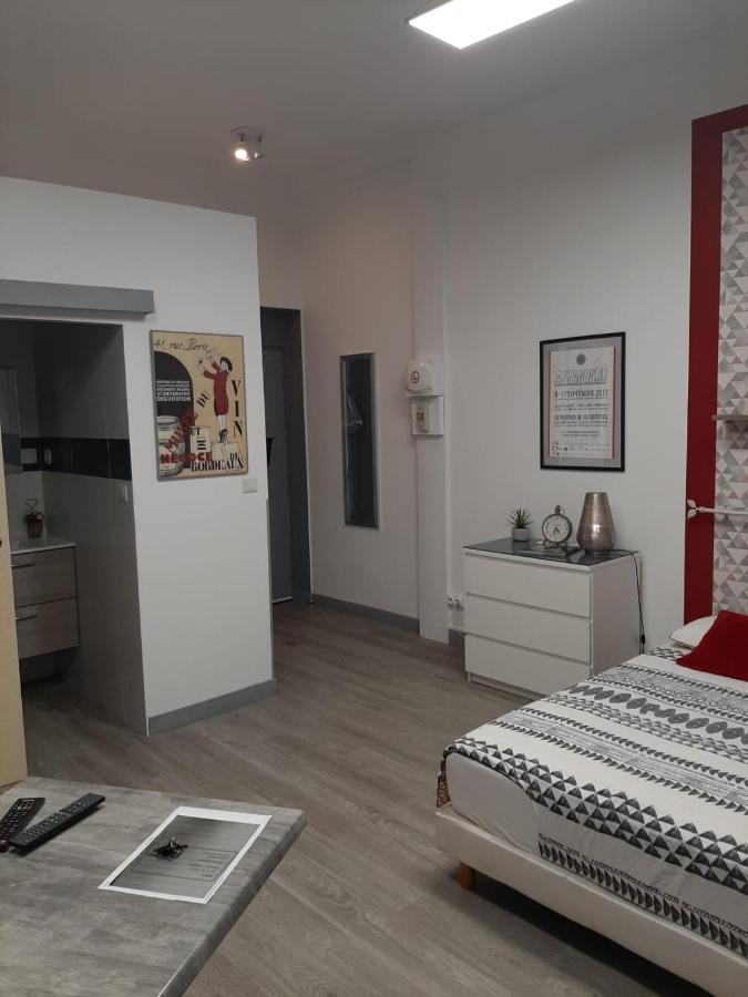 Appartement T1 Hyper Centre Place De La Victoire Bordeaux Bagian luar foto