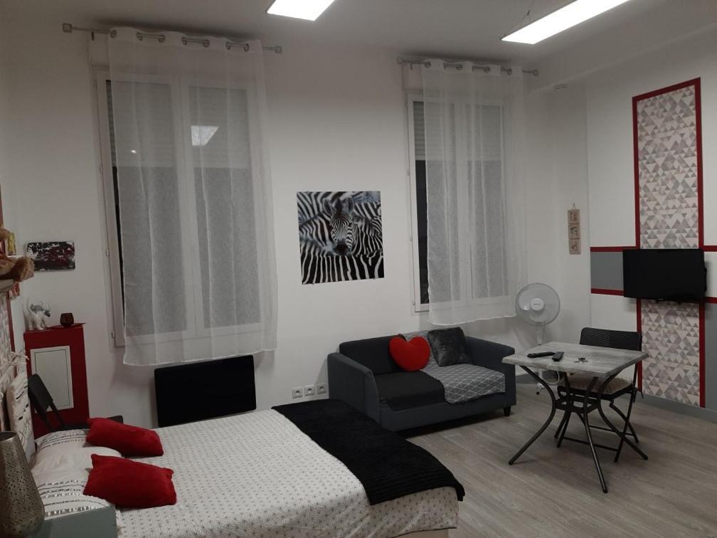 Appartement T1 Hyper Centre Place De La Victoire Bordeaux Bagian luar foto