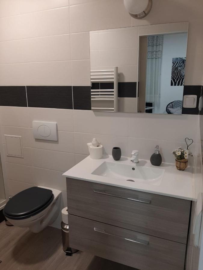 Appartement T1 Hyper Centre Place De La Victoire Bordeaux Bagian luar foto